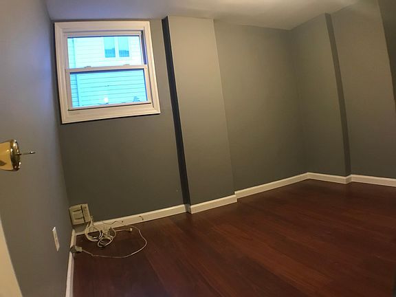 3rd image of 575 Klondike Ave