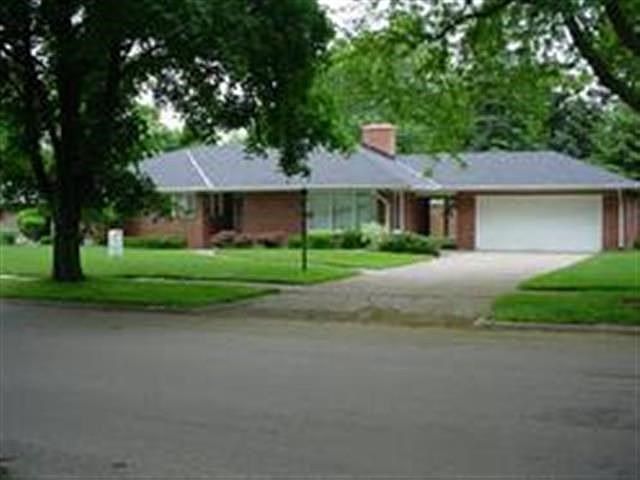 1st image of 624 Hemlock Ln