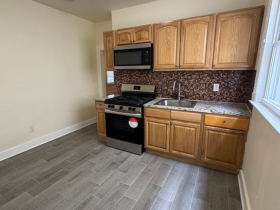 2nd image of 133 Seymour Ave #2