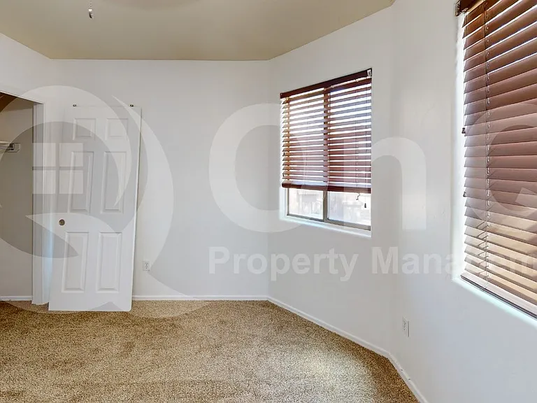 7218 S Canterbury Tale Dr — Photo 15