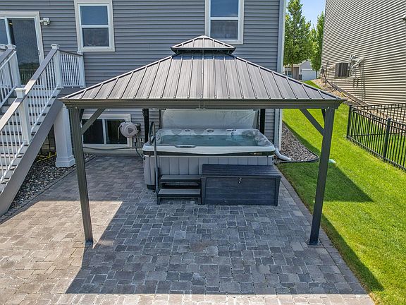 Gazebo / Hottub Spa