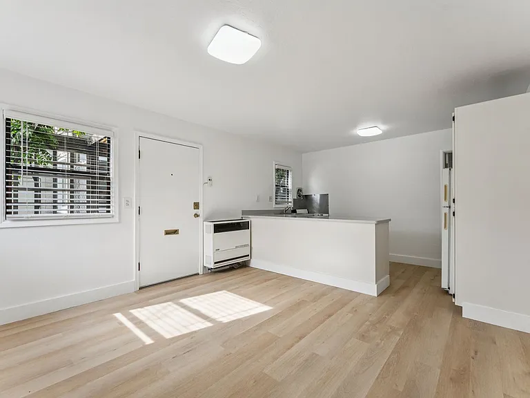 5941 Vallejo Street 1253 #1255 — Photo 3