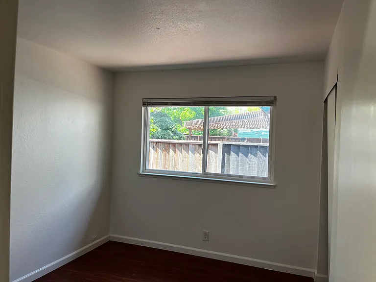 348 Los Pinos Way — Photo 6