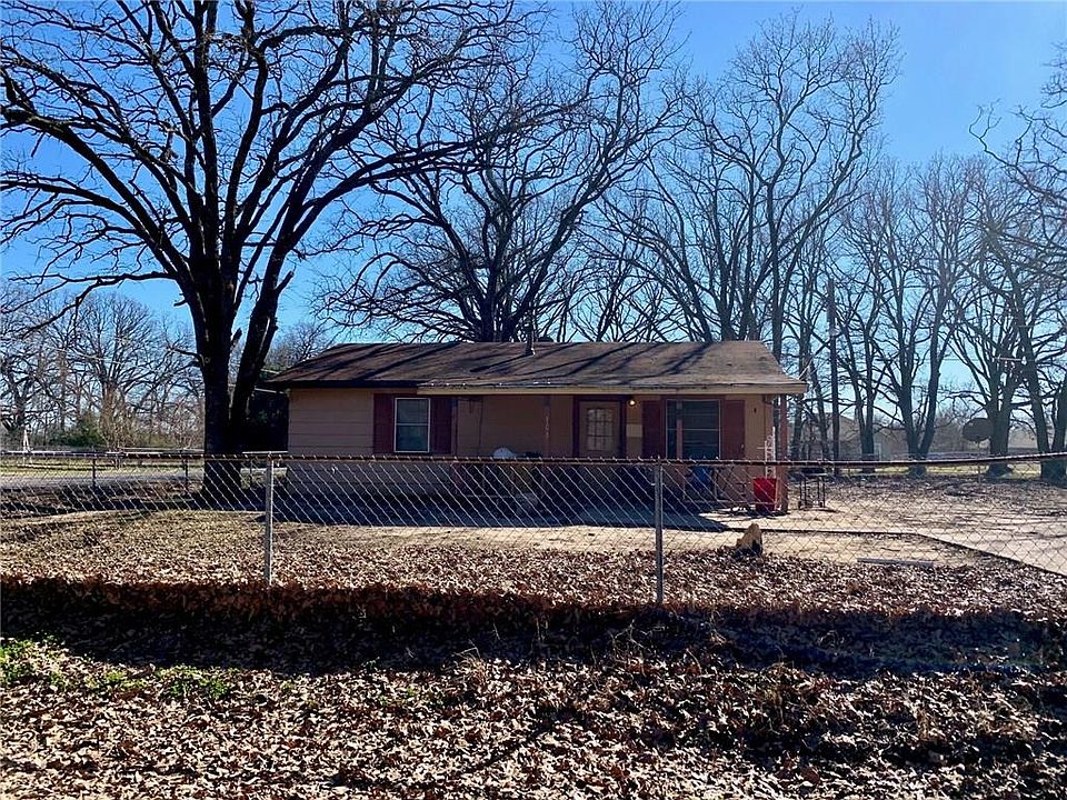 1st image of 101 Bluebonnet Dr