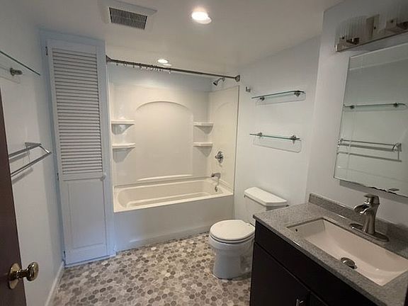 5th image of 70A Paloma Ave