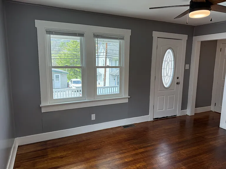 926 W Water St — Photo 5