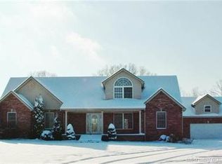 93 W Stoneybrook Rd, Austin, IN 47102