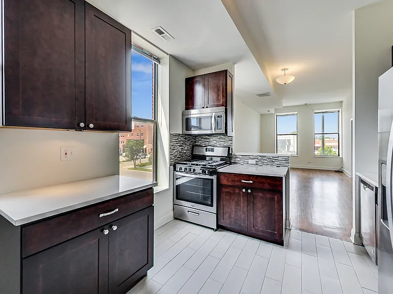 1701 N Sheffield Ave #201 — Photo 8
