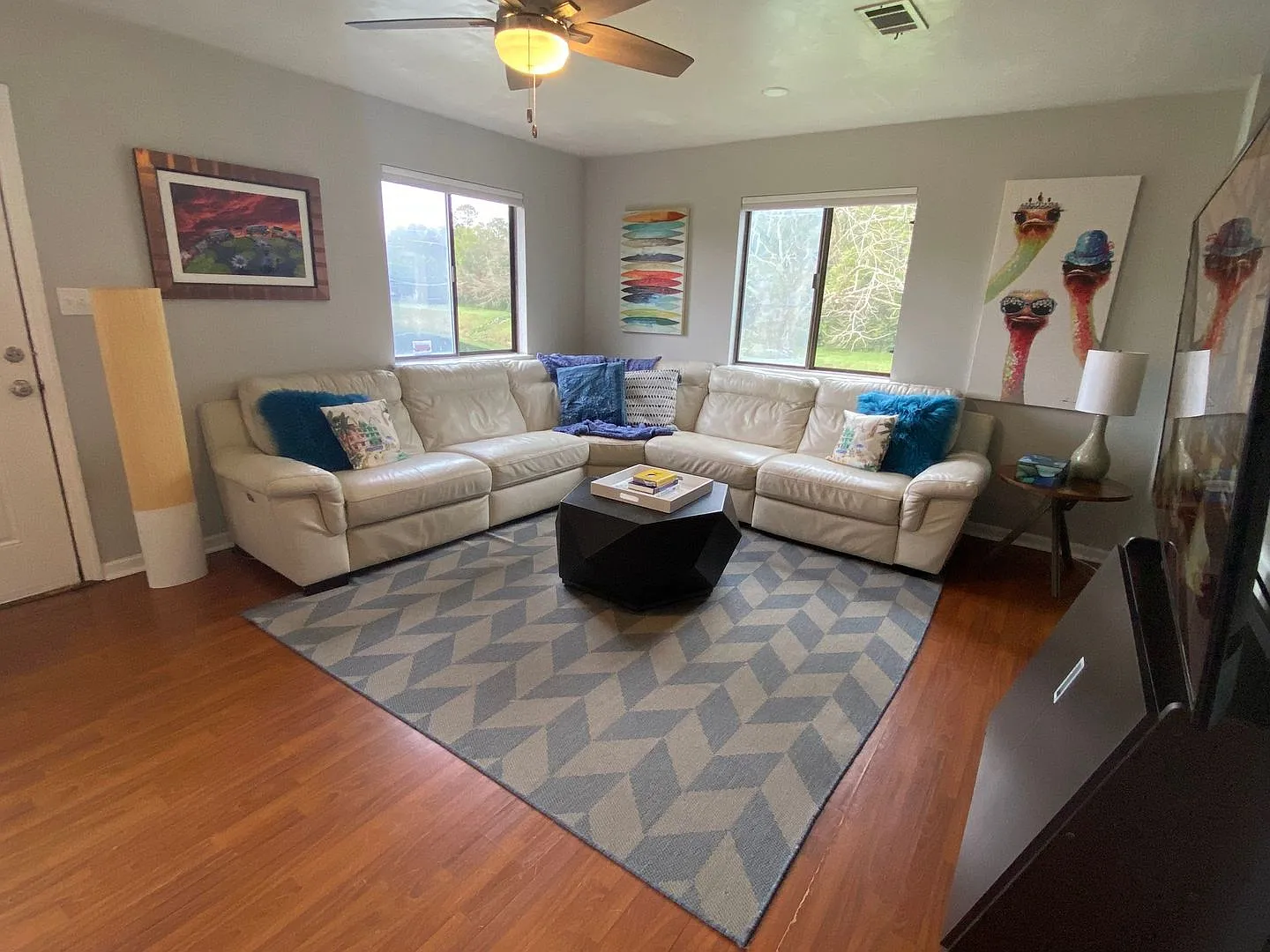 Unique 3 Bed / 3.5 Bath W/Studio On The Water In The Lakes! — Photo 2