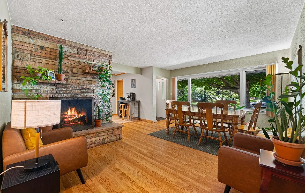 4 bed, 2240 sqft, $3,600 — Photo 4