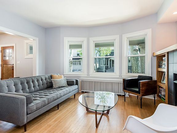 4th image of 725 Carpenter Ave
