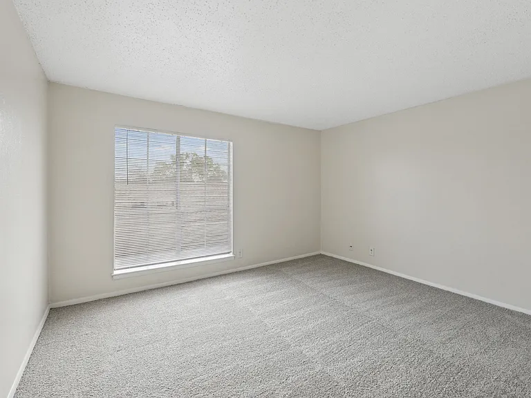 Westdale Pointe — Photo 19