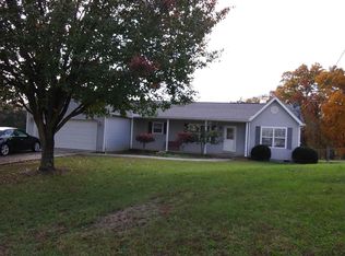 2015 Smokey Meadows Dr, Dandridge, TN 37725