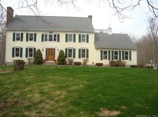 87 Den Hollow Rd, Guilford, CT 06437