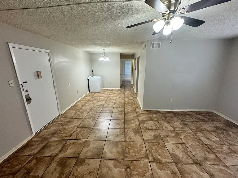 680 Sharp Ln #116 — Photo 6