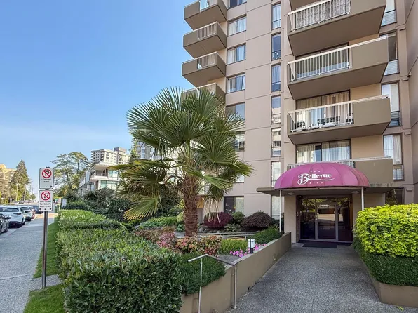2150 Bellevue Ave #403, West Vancouver, BC V7V 1C3