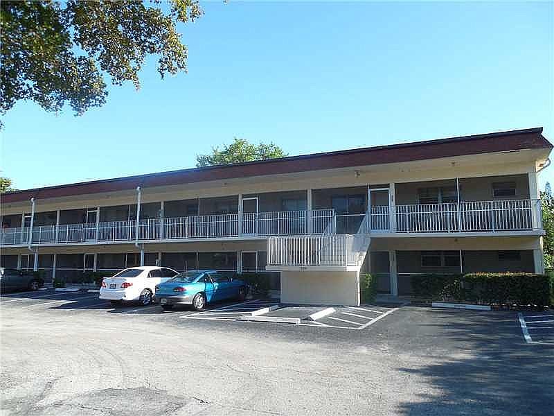 1st image of 5381 SW 40th Ave APT 101
