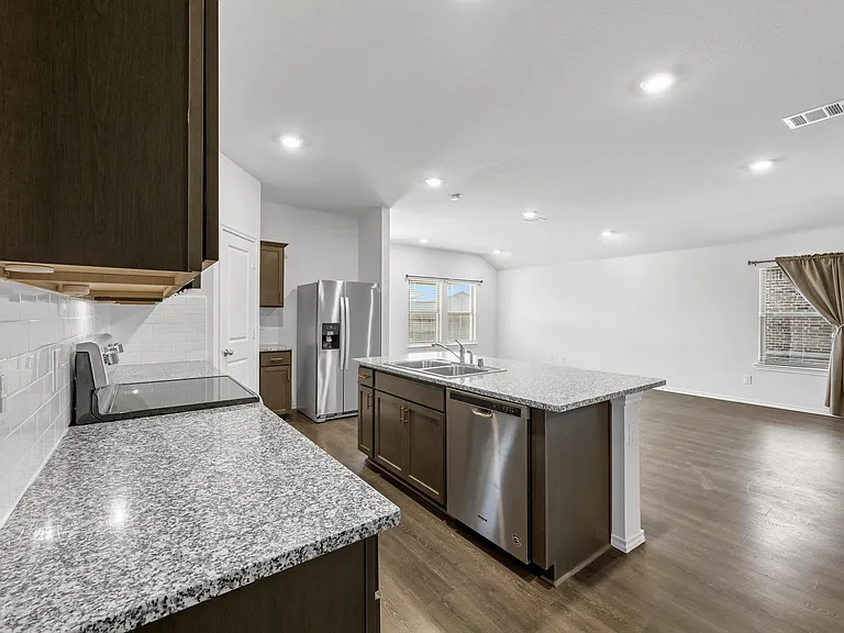 508 Windrow Dr — Photo 5