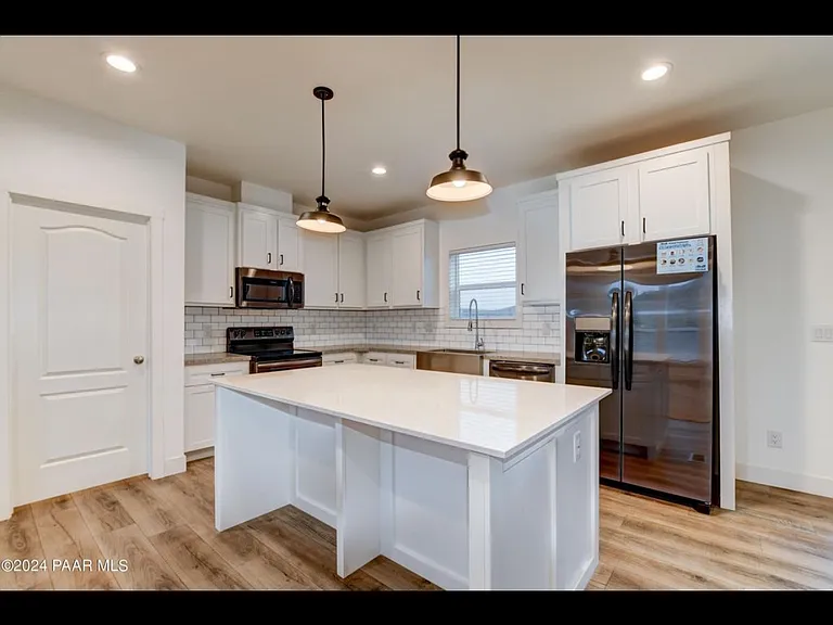 17828 E Hunters Ln — Photo 3