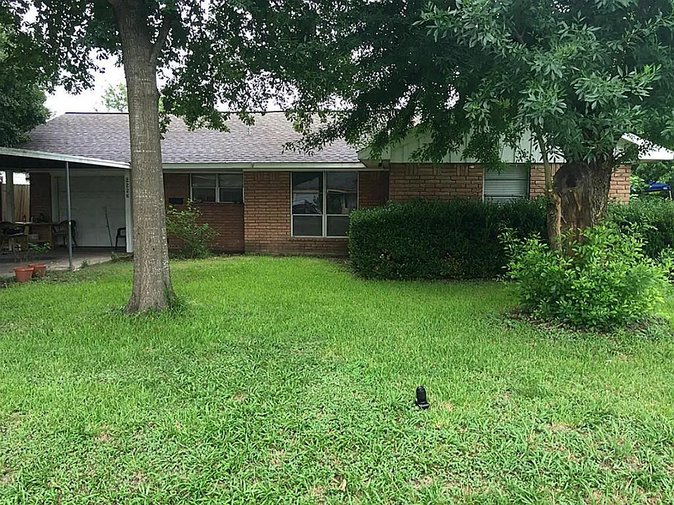 2226 Silverbonnet St