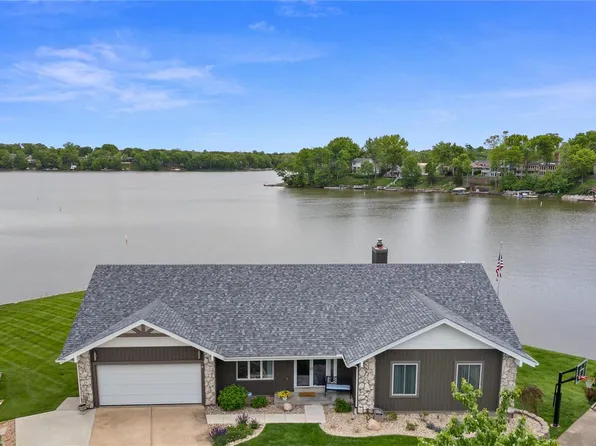 22 Harbor Point Ct, Lake Saint Louis, MO 63367