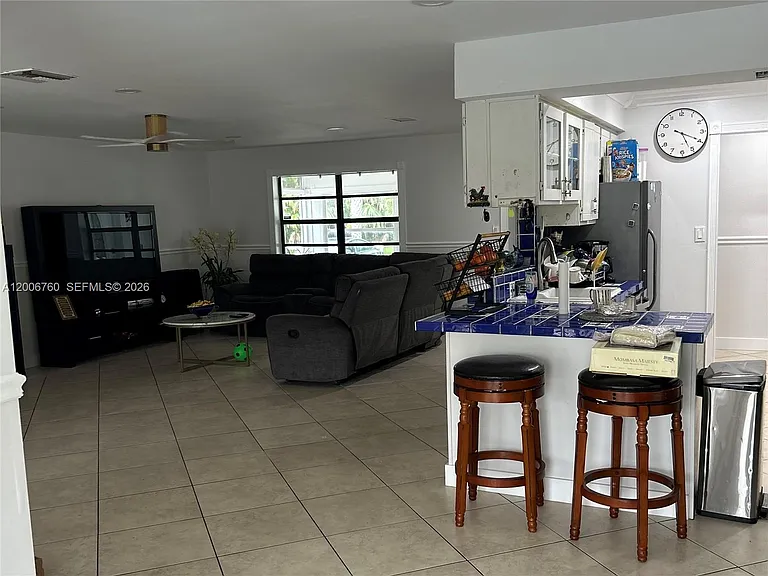 11781 NW 14th St — Photo 6