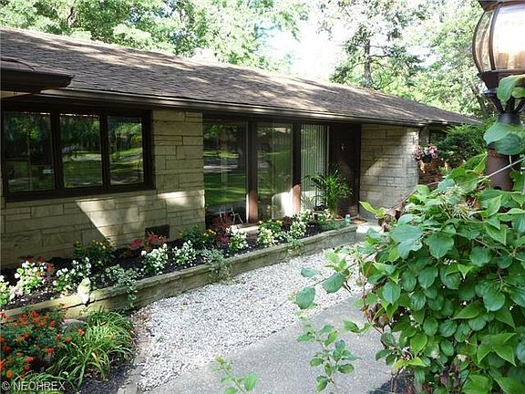 2nd image of 2440 Newbury Dr