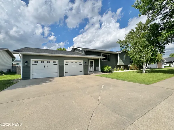 2123 Birch Ave NE, Watertown, SD 57201