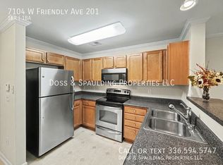 7104 W Friendly Ave Unit 201, Greensboro, NC 27410