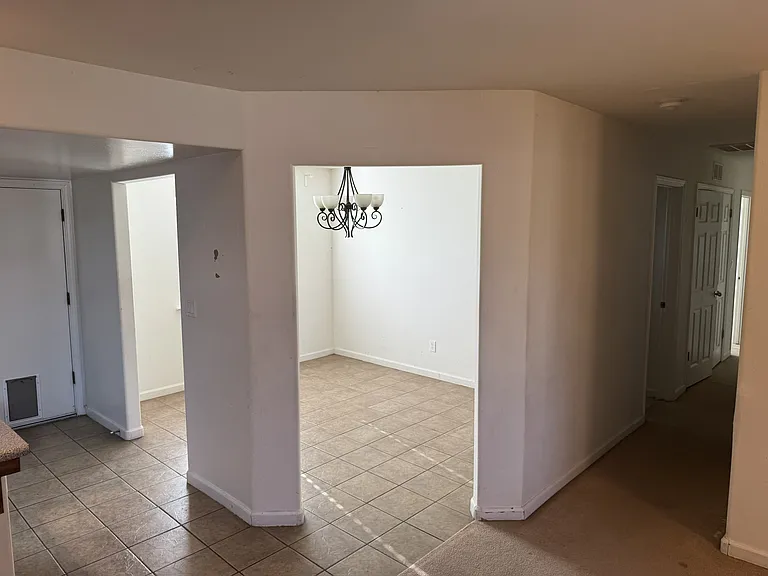 481 Emily Way — Photo 3
