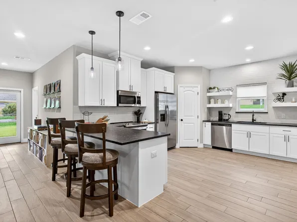 1311 E Apache Trl, Granbury, TX 76048
