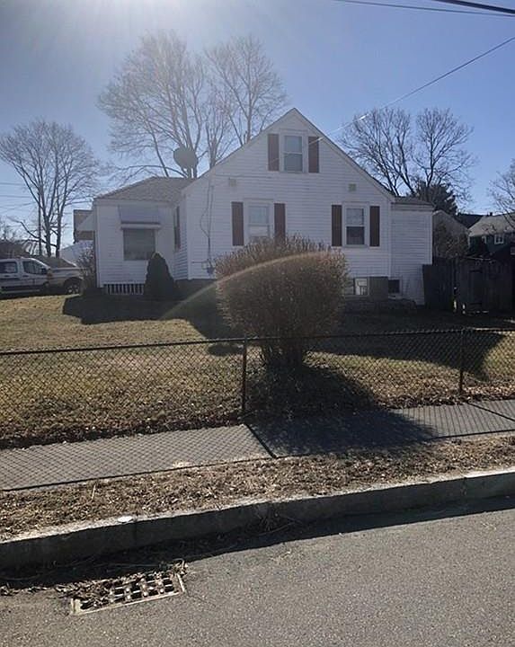2nd image of 25 Mayflower Rd
