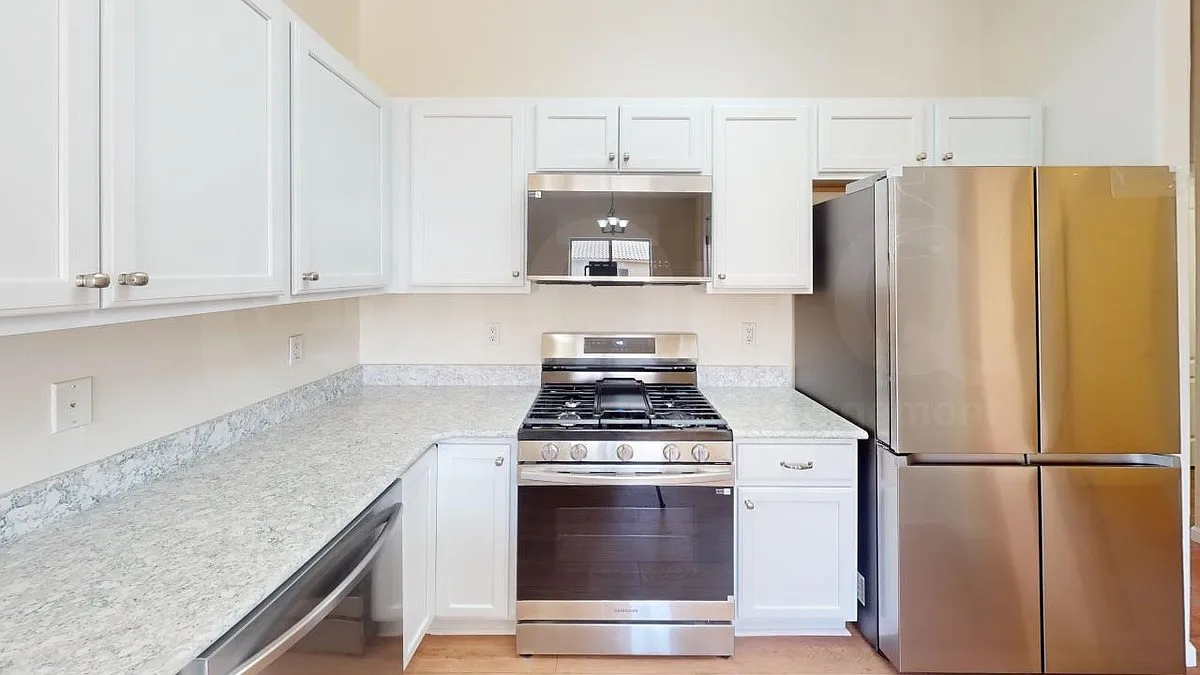 4 bed, 2.0 bath, 1660 sqft, $2,149 — Photo 4