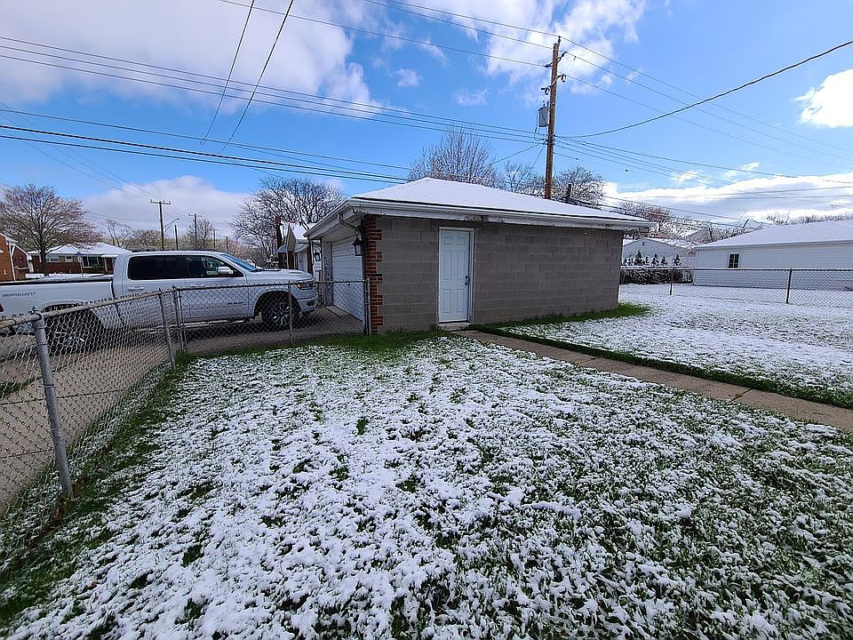 2nd image of 19809 Alger St