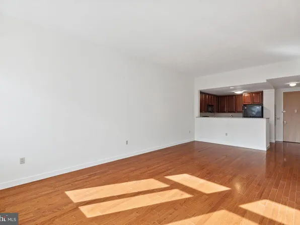 1900 Hamilton St Unit 206, Philadelphia, PA 19130