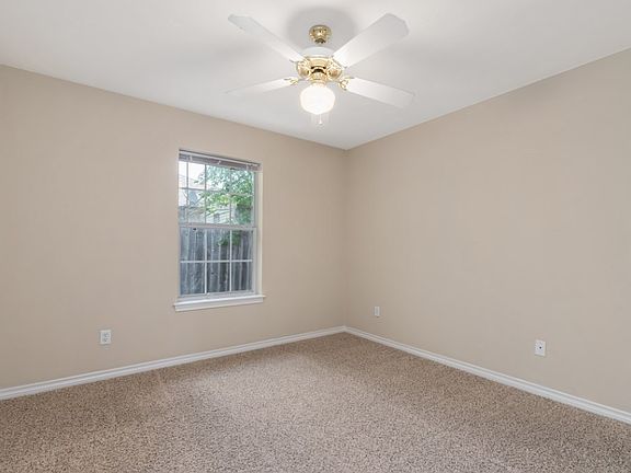 4th image of 821 Avenue A