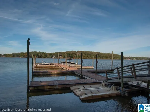 134 Harbor Pointe Dr, Talladega, AL 35160