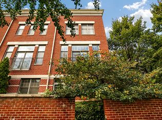 858 N Ogden Ave, Chicago, IL 60642