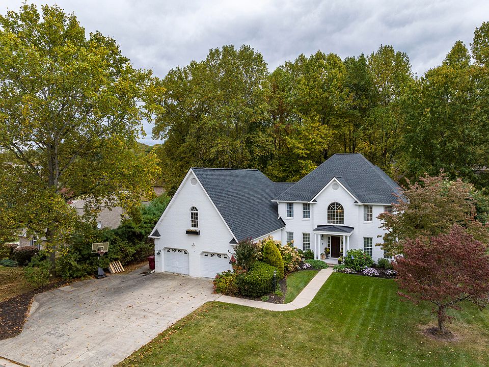 1st image of 304 Shadowood Dr