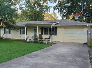 1506 Maple Ln, Seneca, MO 64865