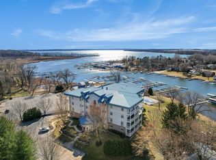 5355 Hansons Lndg APT 201, Madison, WI 53704