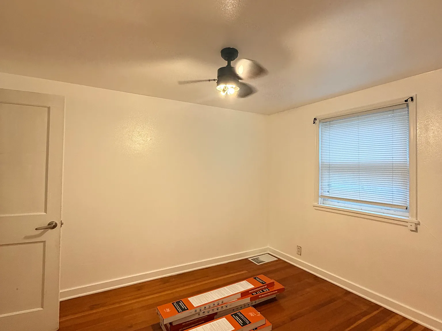 2 bed, 1000 sqft, $1,350 — Photo 3
