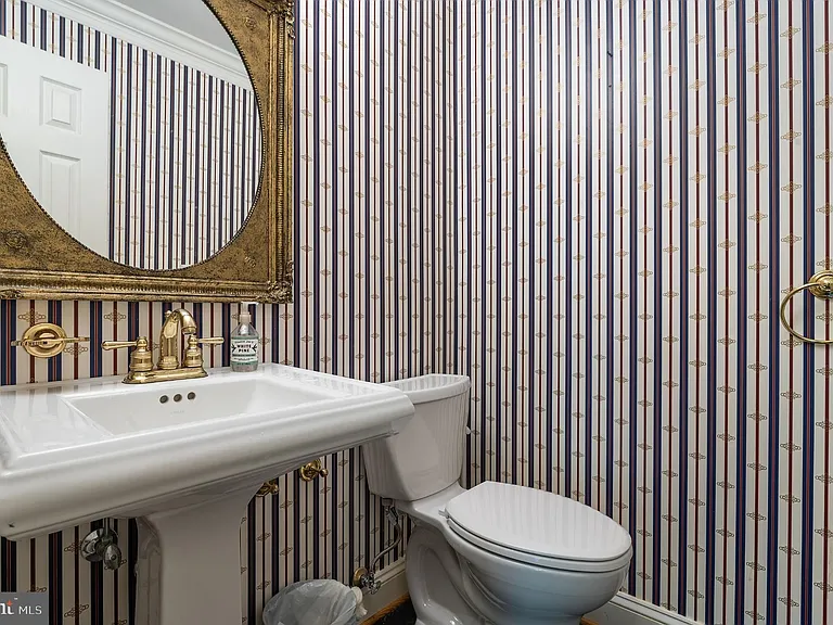 15729 Holly Grove Rd — Photo 31