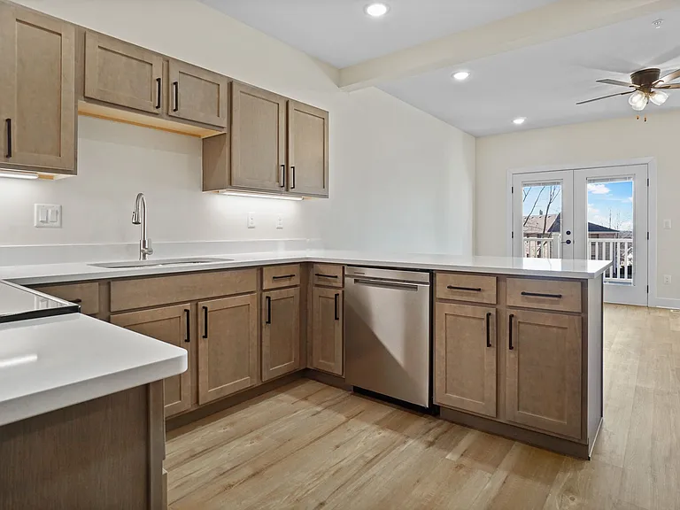 113 Eiche Dr — Photo 18