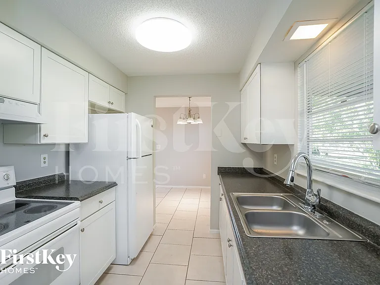 1423 Caywood Cir S — Photo 6
