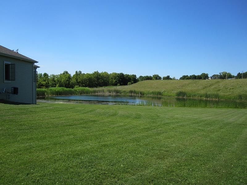1st image of 633 Stonehedge Cir