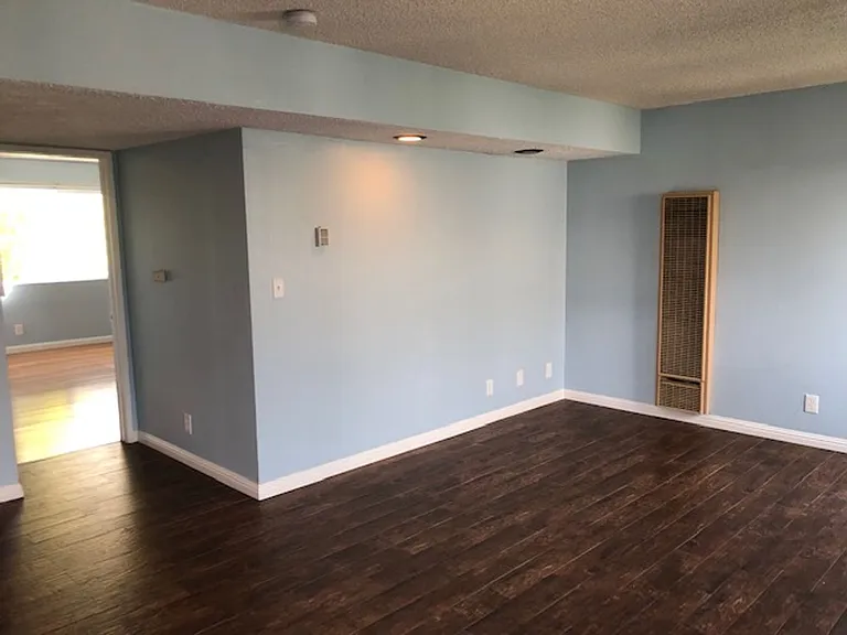 11th St Apts — Photo 12