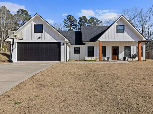 295 Lori Ln, Kilgore, TX 75662