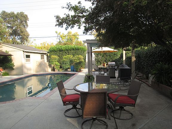 BBQ Area off Pool