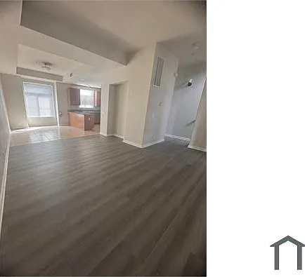 3 bed, 1600 sqft, $3,863 — Photo 1
